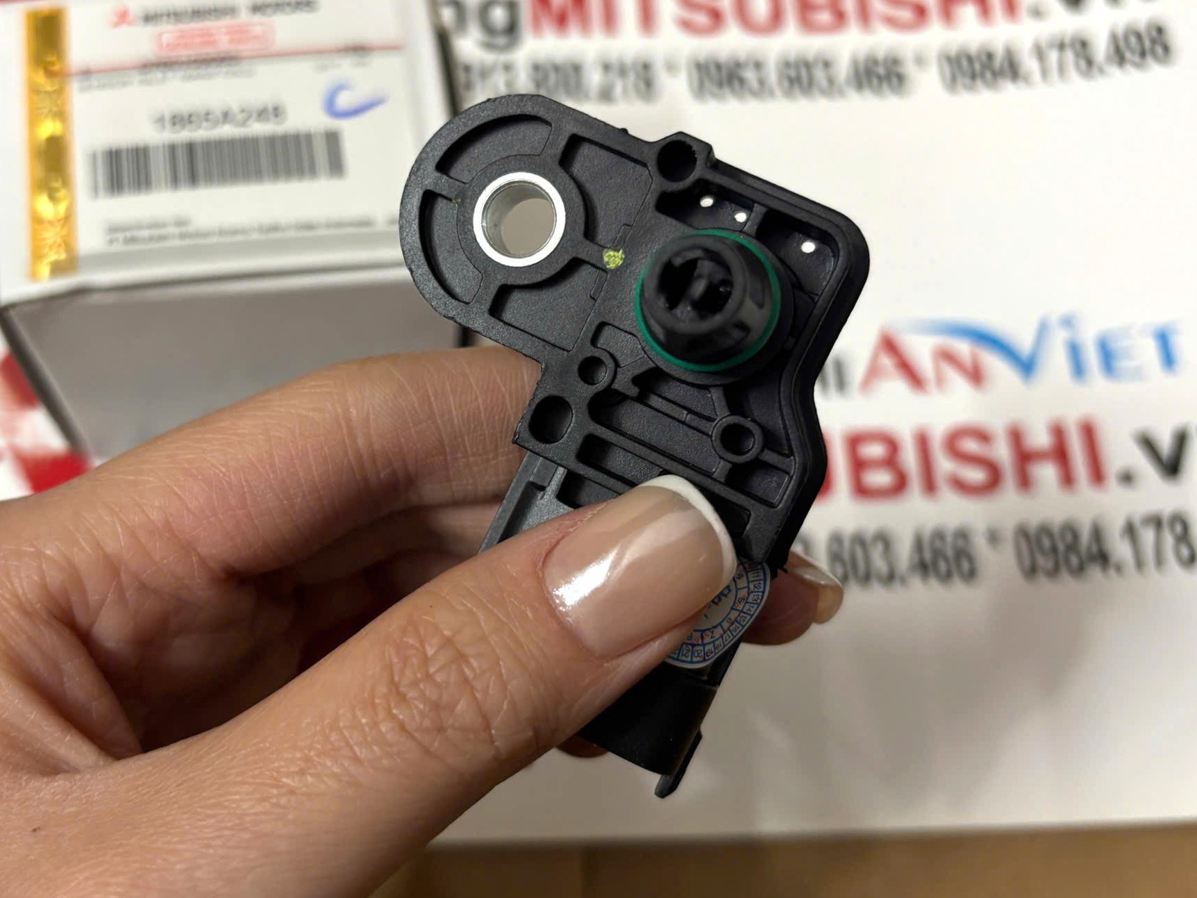 Cảm biến khí nạp sử dụng cho xe Mitsubishi Xpander - Hàng nhập khẩu chính ngạch 1865A248