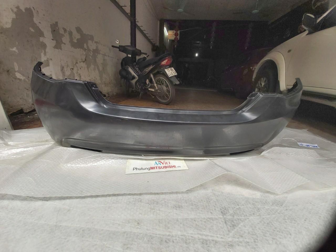 Cản sau, Ba đờ sốc sau sử dụng cho xe Mitsubishi Attrage - Hàng nhập khẩu chính ngạch