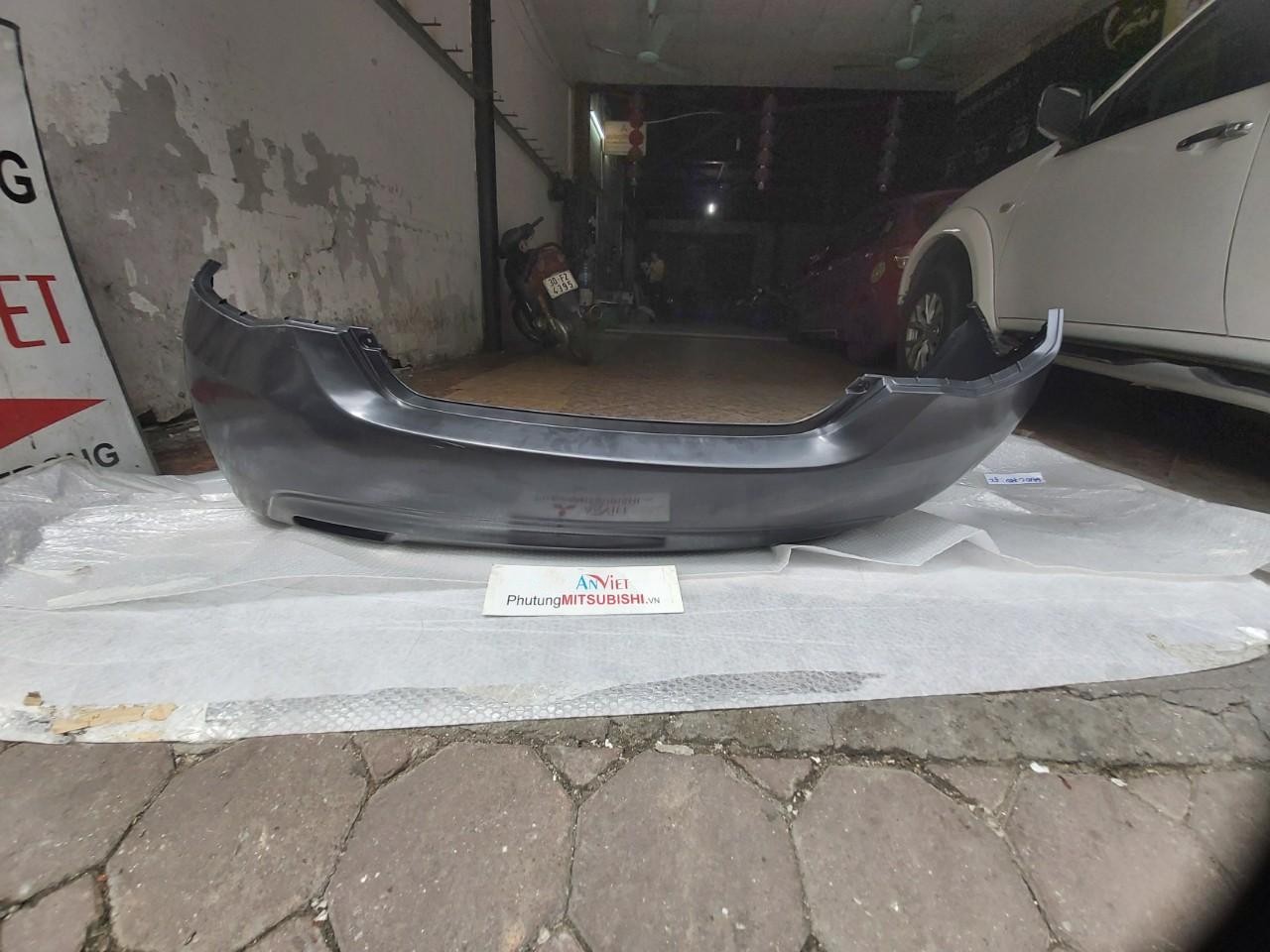 Cản sau, Ba đờ sốc sau sử dụng cho xe Mitsubishi Attrage - Hàng nhập khẩu chính ngạch
