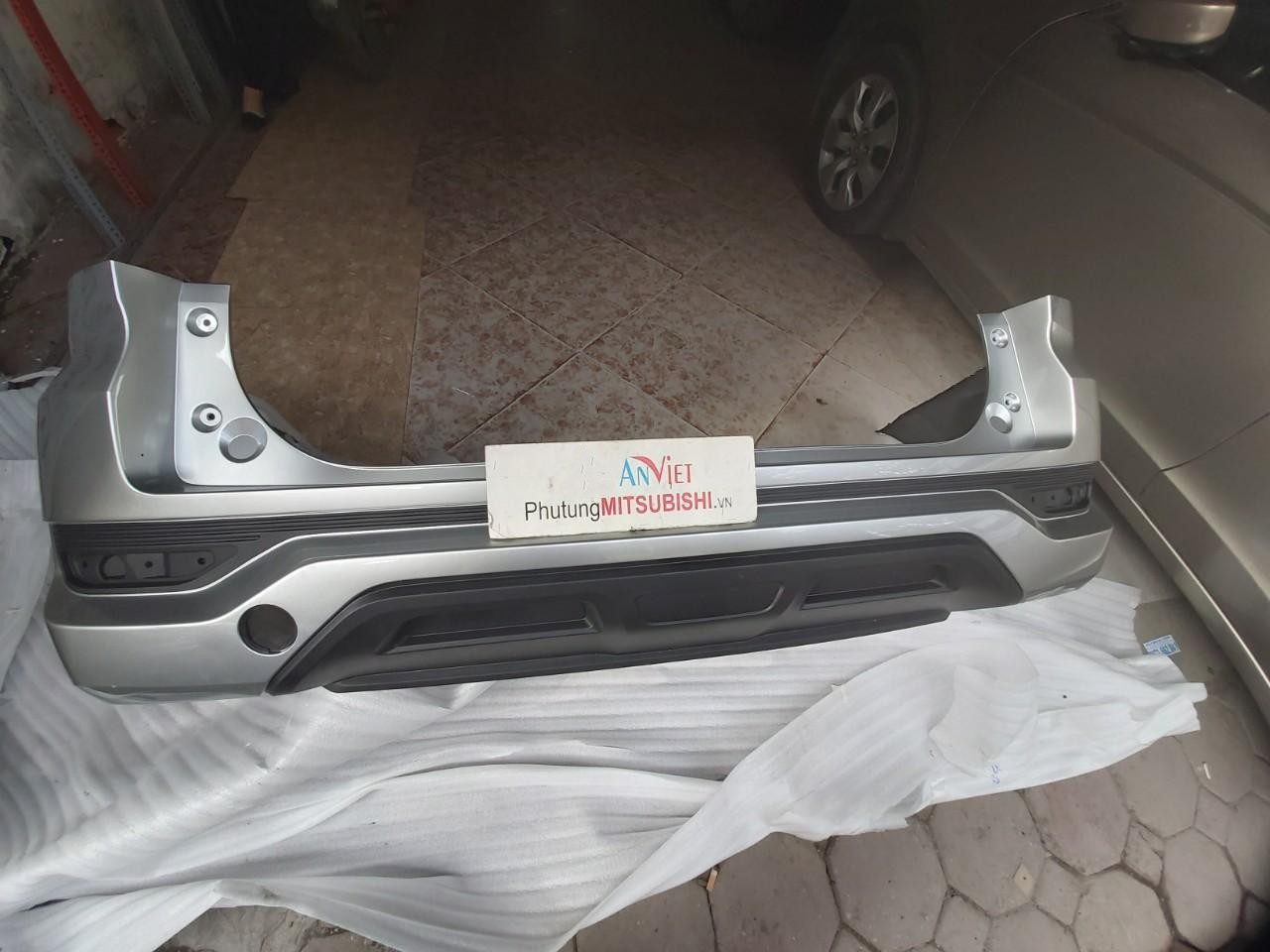 Cản sau, Ba đờ sốc sau sử dụng cho xe Mitsubishi Xpander - Hàng nhập khẩu chính ngạch 85023W040P