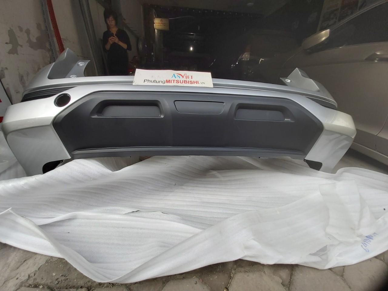 Cản sau, Ba đờ sốc sau sử dụng cho xe Mitsubishi Xpander - Hàng nhập khẩu chính ngạch 85023W040P