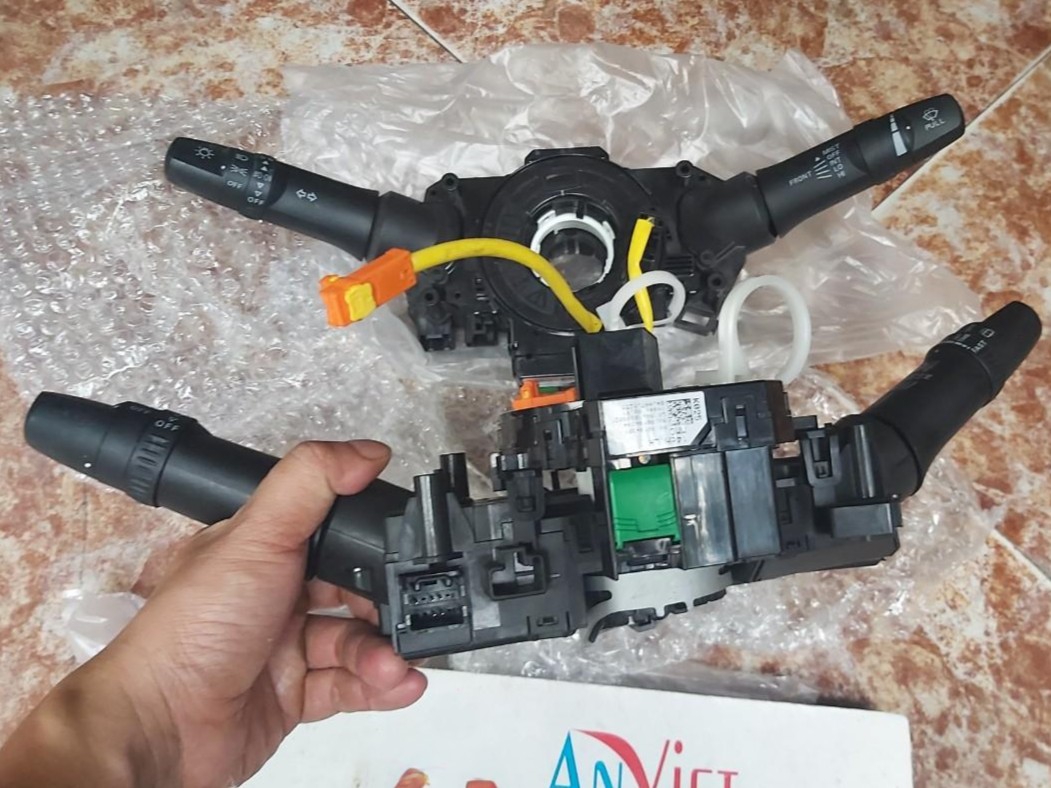 Cụm công tắc pha cốt gạt mưa sử dụng cho xe Attrage - Hàng nhập khẩu chính ngạch