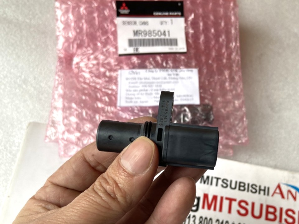 Cảm biến vị trí trục cam trục cơ sử dụng cho xe Mitsubishi Xpander - Hàng nhập khẩu chính ngạch MR985041