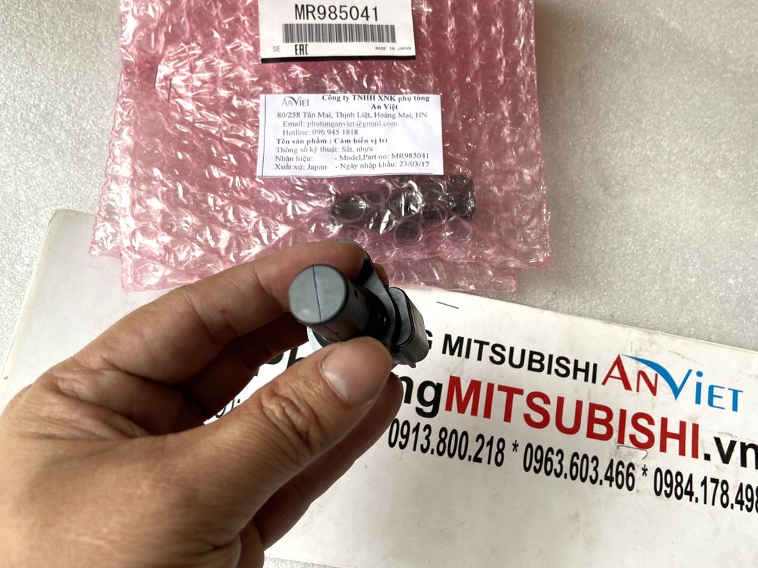 Cảm biến vị trí trục cam trục cơ sử dụng cho xe Mitsubishi Xpander - Hàng nhập khẩu chính ngạch MR985041