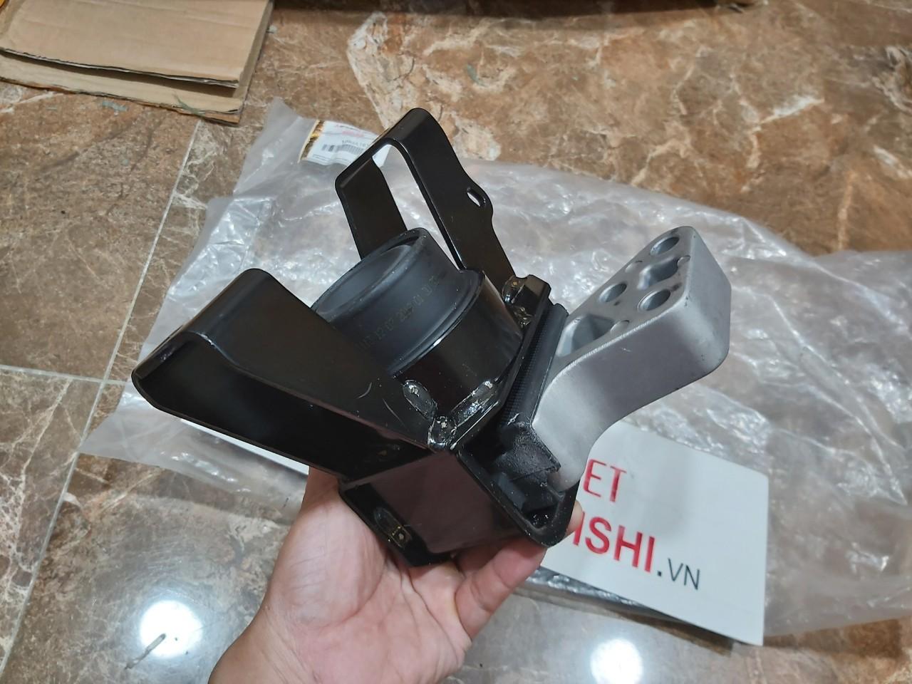 Cao su Chân máy sử dụng cho Mitsubishi Xpander - Hàng nhập khẩu chính ngạch 1093A183
