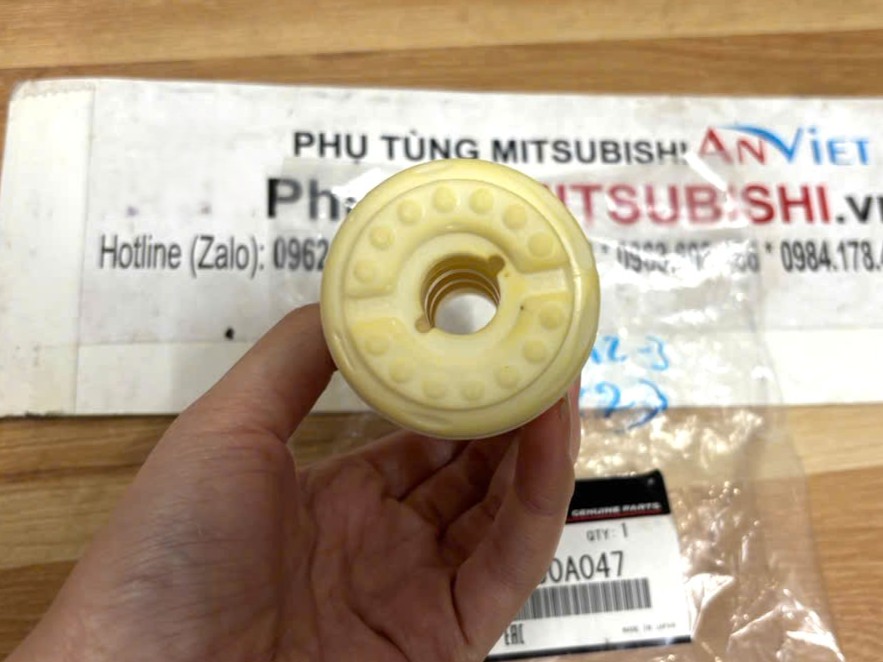 Cao su tăm bông giảm xóc sau sử dụng cho Xpander - Hàng nhập khẩu chính ngạch