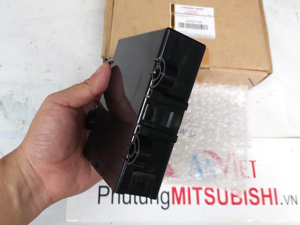 Hộp điều khiển chìa khóa sử dụng cho xe Mitsubishi Xpander - Hàng nhập khẩu chính ngạch 8637B647