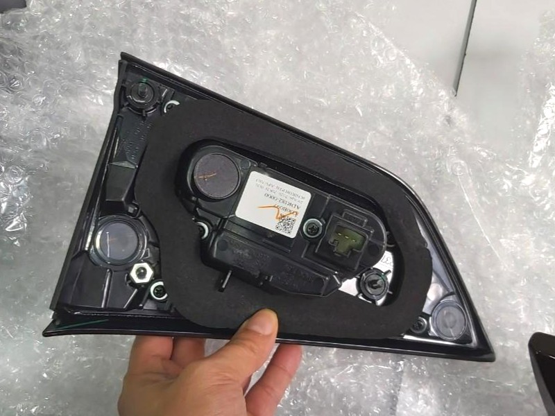 Đèn hậu sử dụng cho xe Mitsubishi Xpander 2020-2021-2022 - Hàng nhập khẩu chính ngạch 8330B095-8330B096