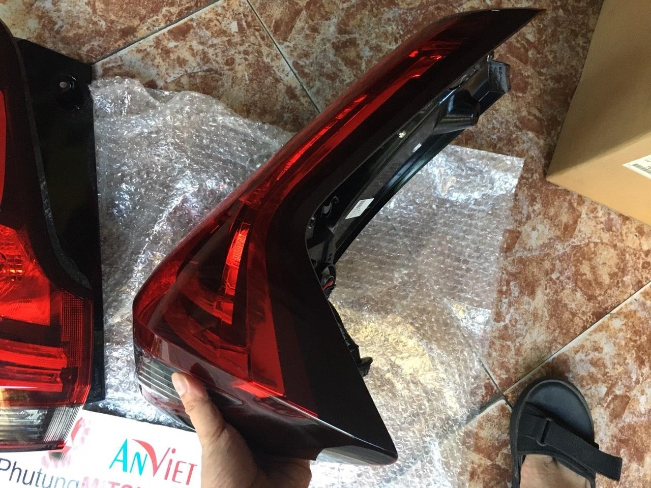 Đèn hậu, Đèn lái sau Miếng Ngoài trên hông sử dụng cho xe Mitsubishi Xpander - Hàng nhập khẩu chính ngạch