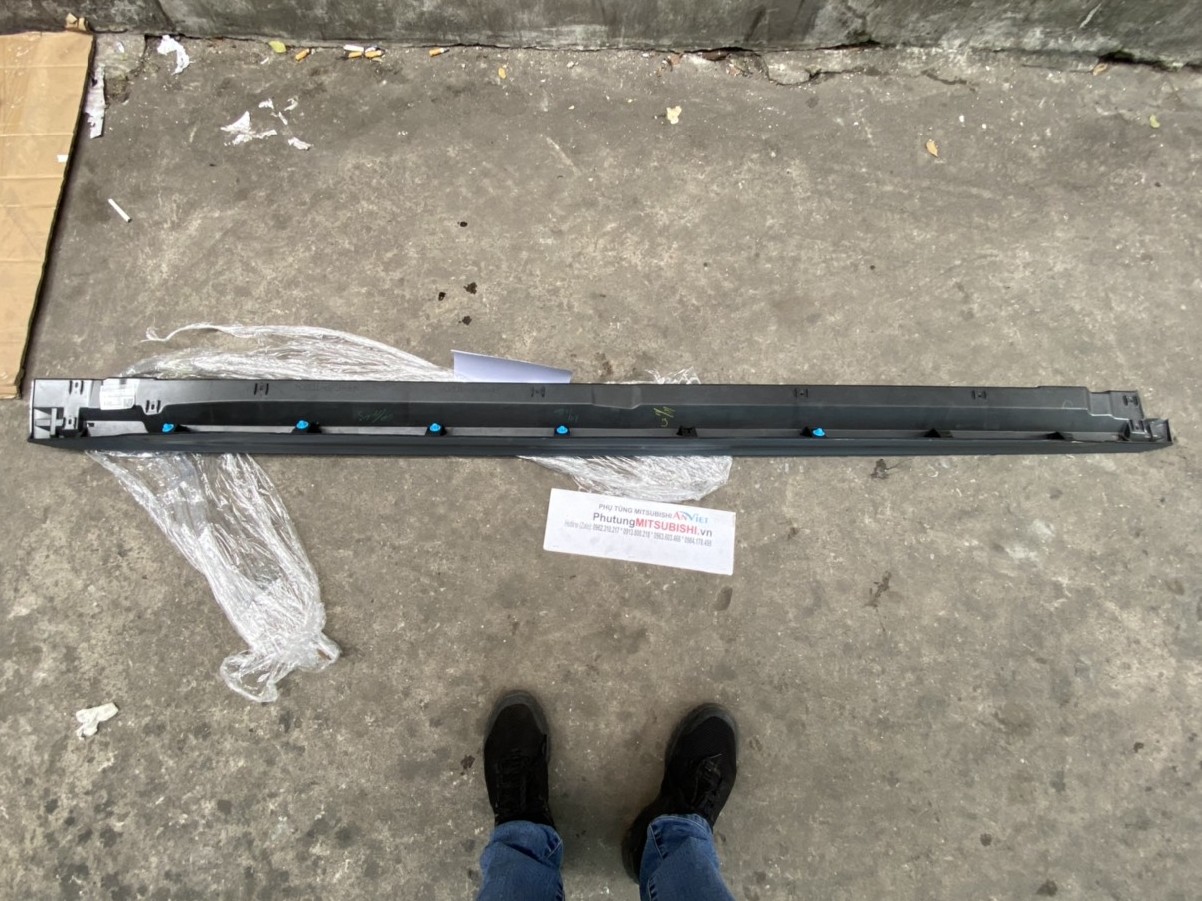 Ốp babole sử dụng cho xe Xpander - Hàng nhập khẩu chính ngạch