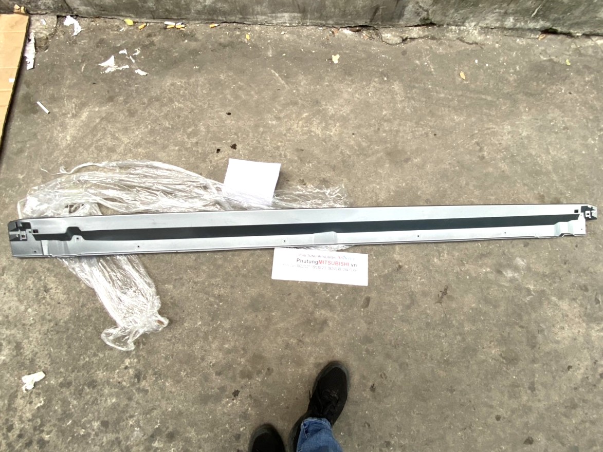Ốp babole sử dụng cho xe Xpander - Hàng nhập khẩu chính ngạch