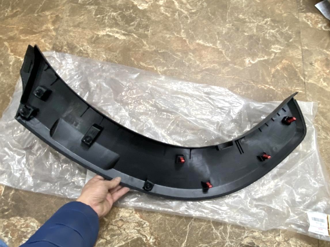 Ốp phồng bánh xe sử dụng cho Xpander Cross - Hàng nhập khẩu chính ngạch
