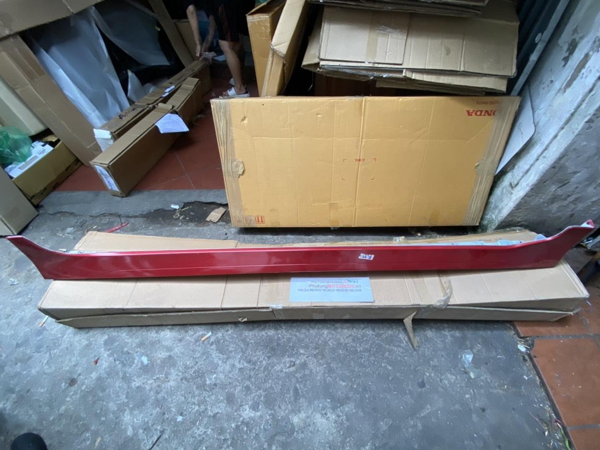 Ốp Sườn ốp lườn sử dụng cho xe Xpander - Hàng nhập khẩu chính ngạch