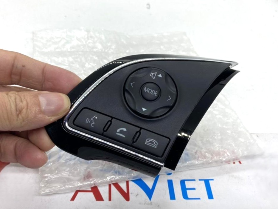 Phím điều khiển, Công tắc điều chỉnh trên vô lăng sử dụng cho xe Mitsubishi Xpander - Hàng nhập khẩu chính ngạch 8616A076