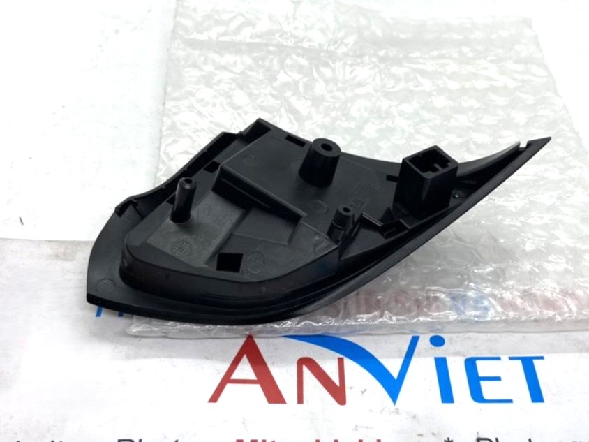 Phím điều khiển, Công tắc điều chỉnh trên vô lăng sử dụng cho xe Mitsubishi Xpander - Hàng nhập khẩu chính ngạch 8616A076