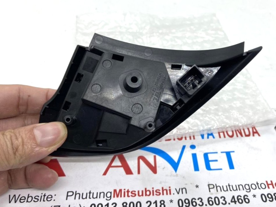 Phím điều khiển, Công tắc điều chỉnh trên vô lăng sử dụng cho xe Mitsubishi Xpander - Hàng nhập khẩu chính ngạch 8616A076