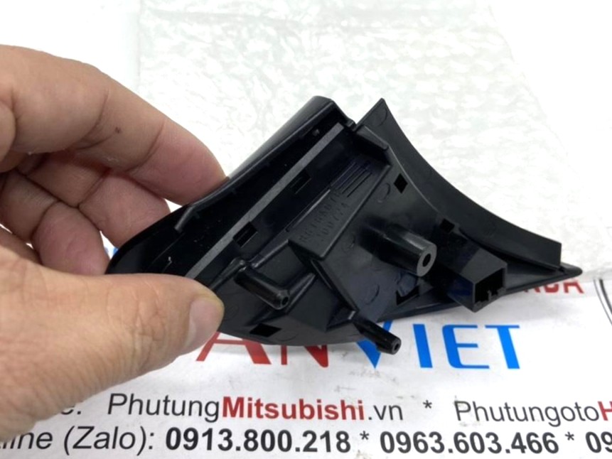Phím điều khiển, Công tắc điều chỉnh trên vô lăng sử dụng cho xe Mitsubishi Xpander - Hàng nhập khẩu chính ngạch 8616A076