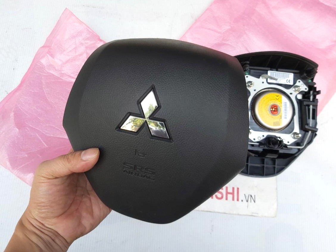 Túi khí bên lái, Túi khí vô lăng sử dụng cho xe Xpander và Xpander Cross - Hàng nhập khẩu chính ngạch 7030A322XA