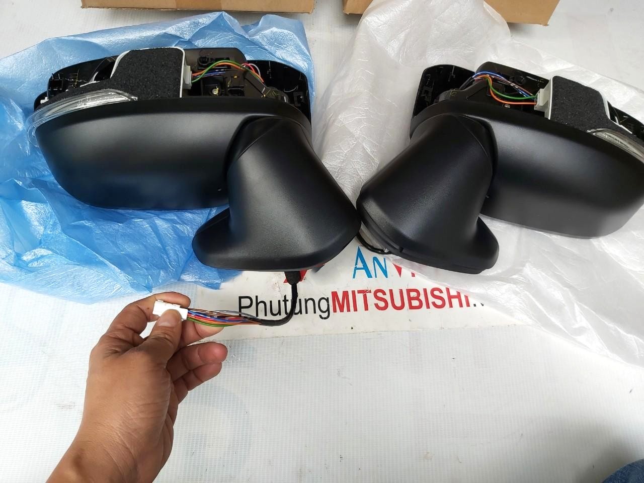 Gương chiếu hậu sử dụng cho xe Mitsubishi Xpander - Hàng nhập khẩu chính ngạch
