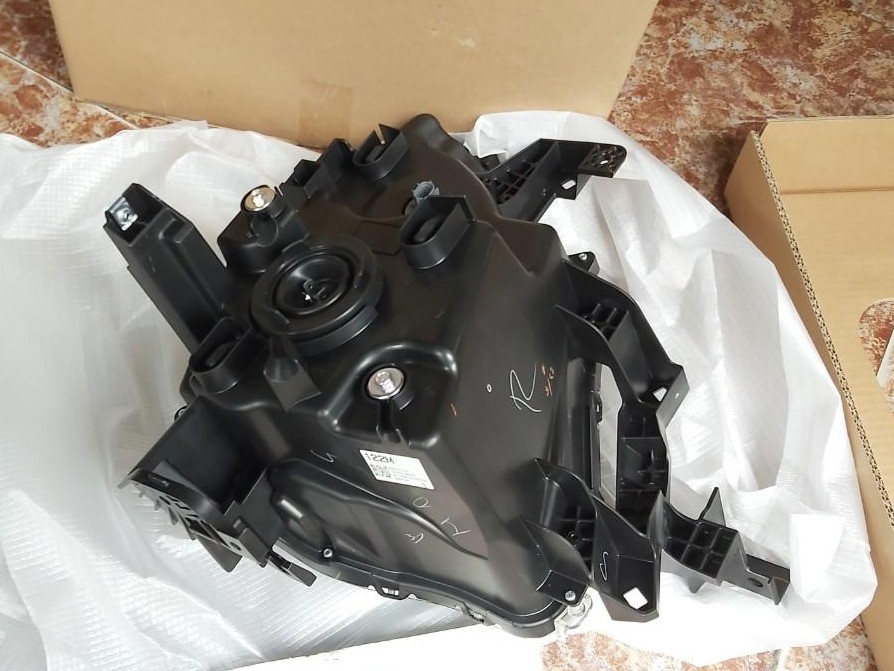 Vỏ Đèn pha sử dụng cho xe Mitsubishi Xpander 2018-2022 Halogen - Hàng nhập khẩu chính ngạch 8301D121, 8301D122