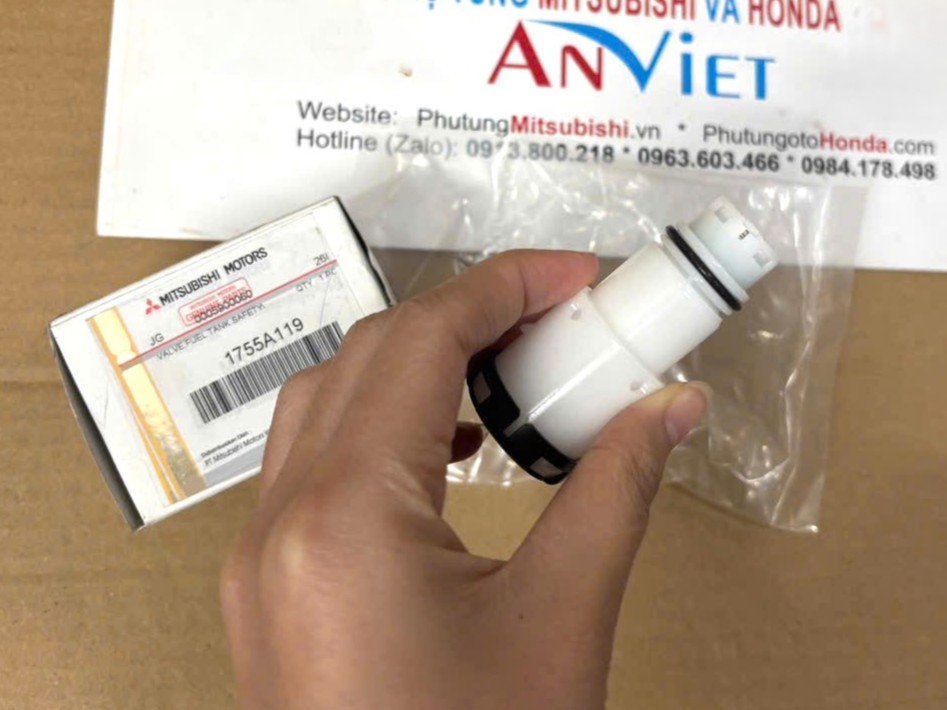 Van điều áp bơm xăng, nhiên liệu sử dụng cho xe Xpander - Hàng nhập khẩu chính ngạch