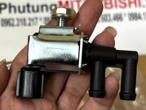 Van điện từ kiểm soát khí thải, van Solenoid sử dụng cho xe Mitsubishi Xpander MR507781 | Hãng DEKO