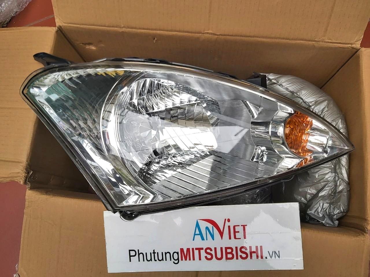 Vỏ Đèn pha sử dụng cho xe Zinger - Hàng nhập khẩu chính ngạch