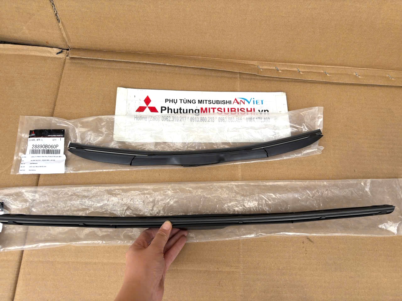 Bộ chổi gạt mưa trước xe Mitsubishi Destinator DST 28890B060P 28890B040P 28890B050P 28890B070P