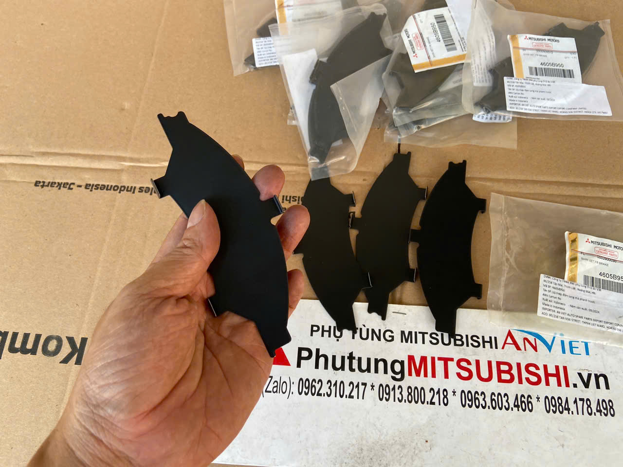 Bộ Thép Đệm Má Phanh xe Mitsubishi Destinator DST 4605B950