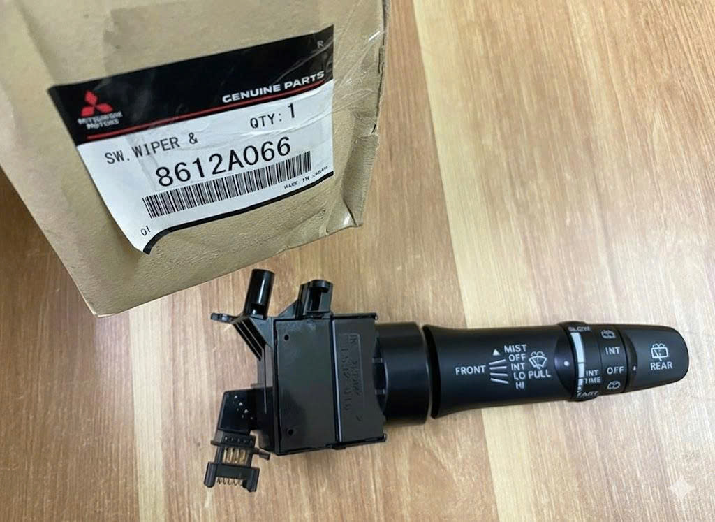 Công tắc gạt mưa Mitsubishi Destinator DST 8612A067 8612A066
