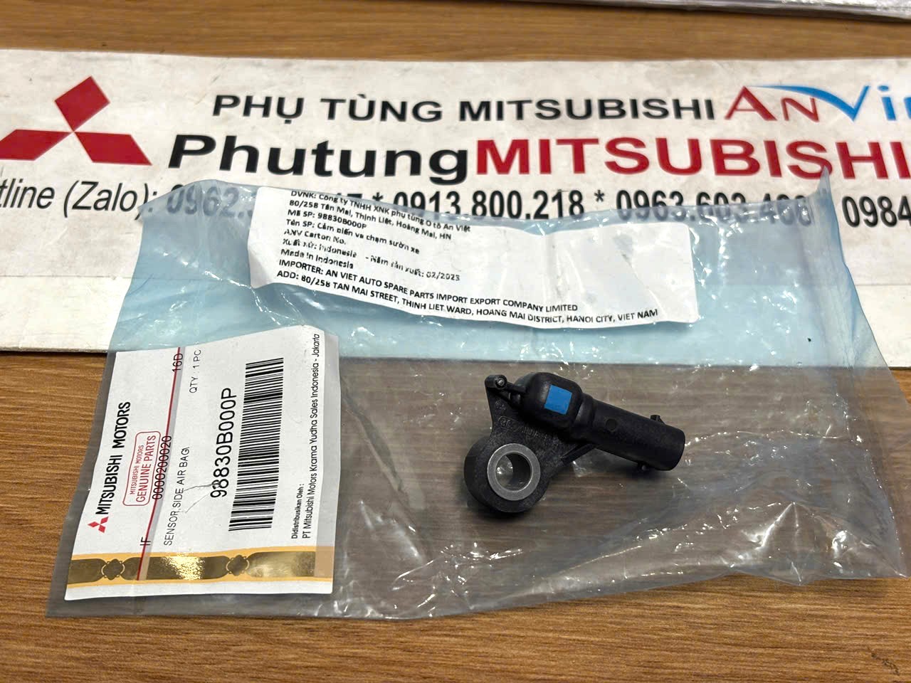 Cảm biến va chạm, kích nổ túi khí bên sườn xe Mitsubishi Destinator DST 98830B000P