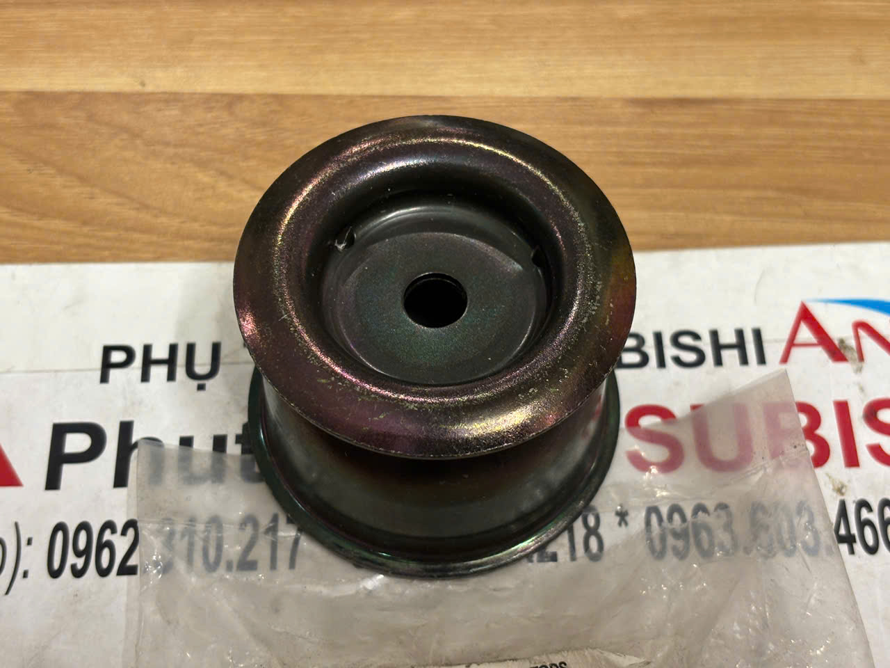 Cốc chụp trên cao su tăm bông giảm xóc sau Mitsubishi Destinator DST 4162A443