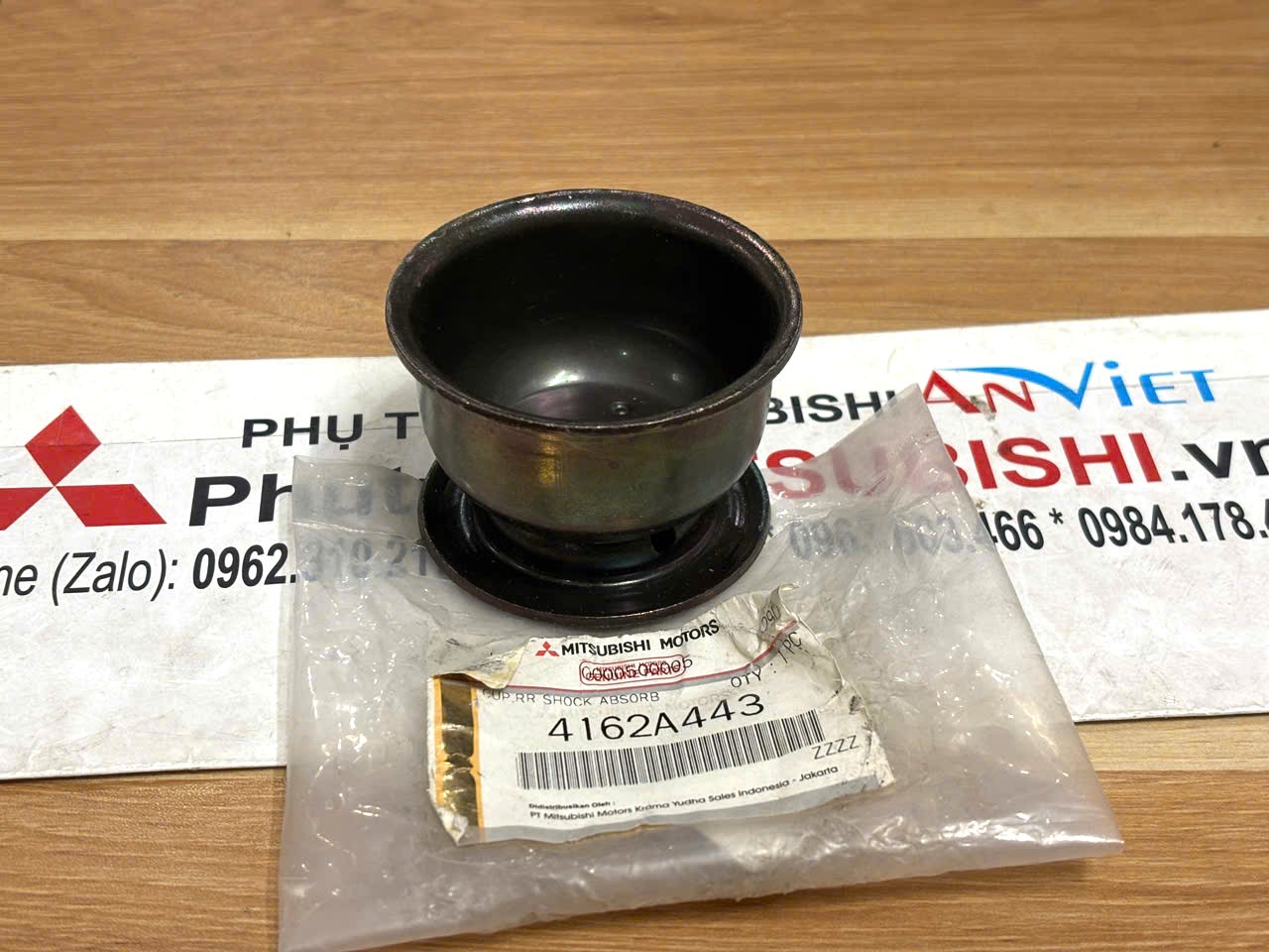 Cốc chụp tr&ecirc;n cao su tăm b&ocirc;ng giảm x&oacute;c sau Mitsubishi Destinator DST