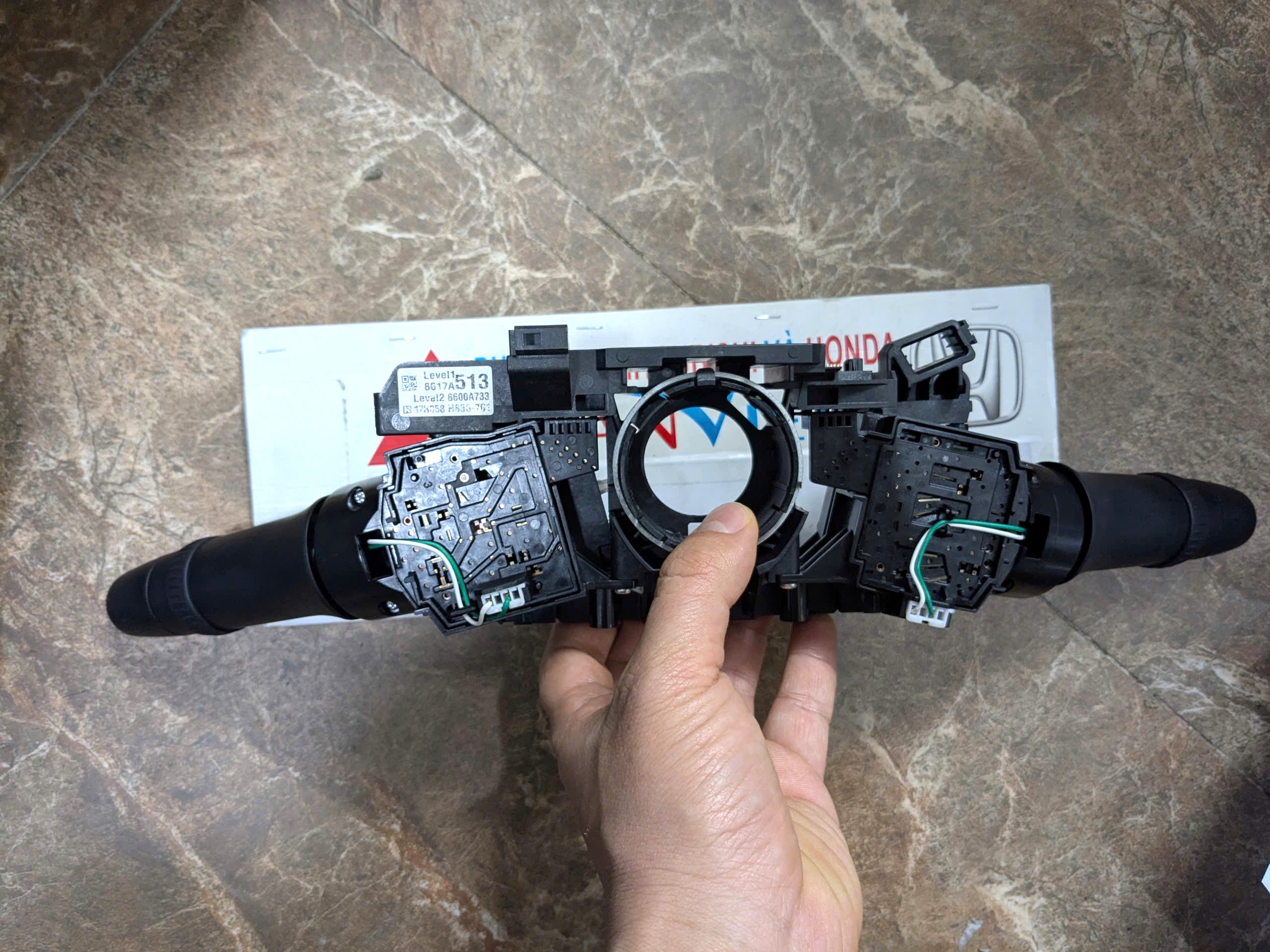 Cụm công tắc đèn pha cốt và gạt mưa Mitsubishi Destinator DST 8600A748 8600A733