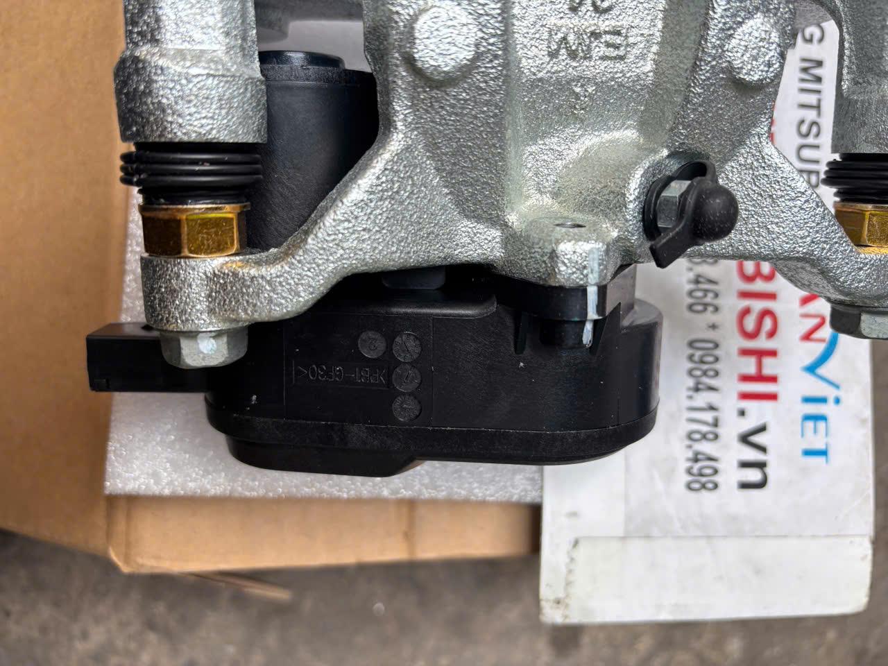 Cụm gông phanh đĩa sau xe Mitsubishi Destinator DST 44011B000P 44001B000P