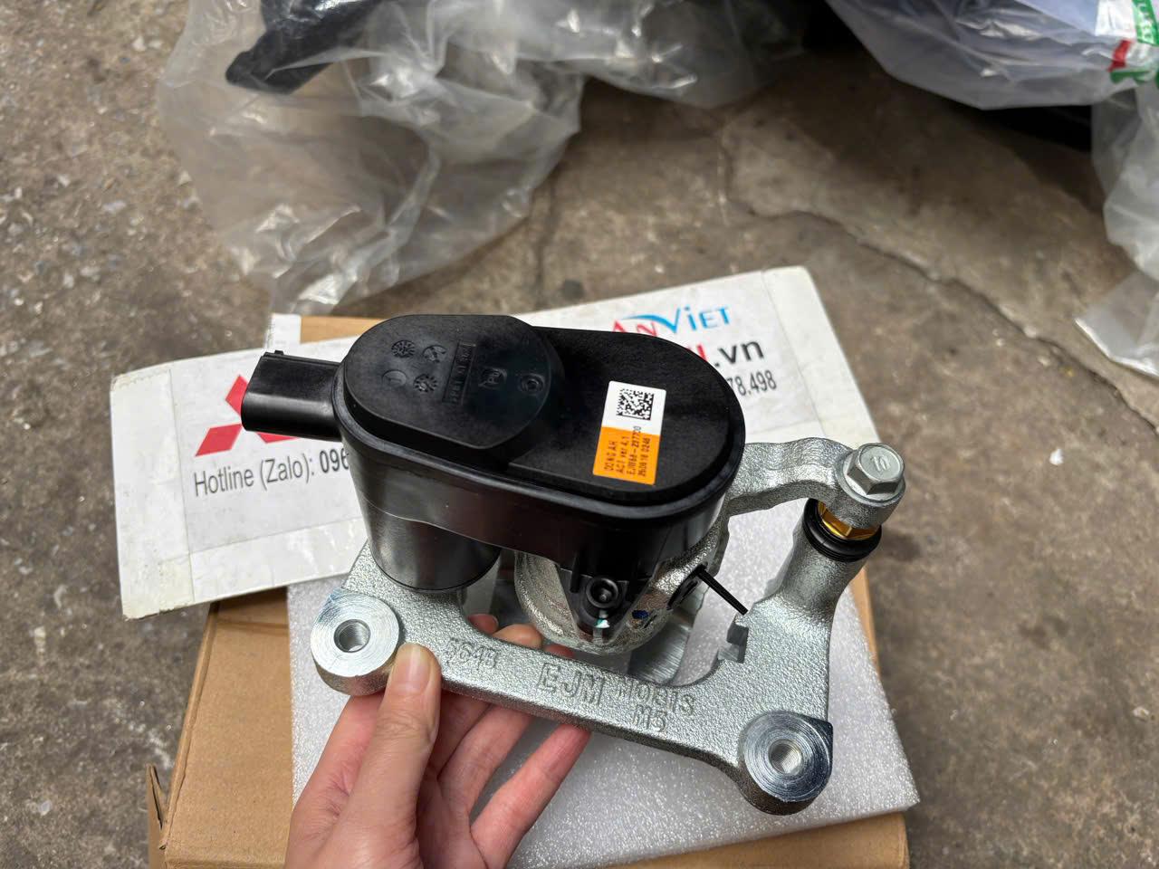 Cụm gông phanh đĩa sau xe Mitsubishi Destinator DST 44011B000P 44001B000P