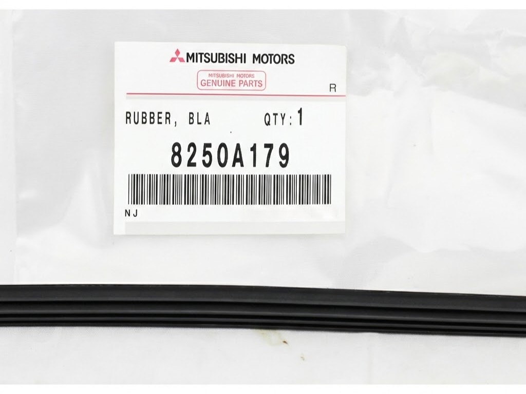 Lưỡi cao su gạt mưa trước Mitsubishi Destinator DST 8250A179
