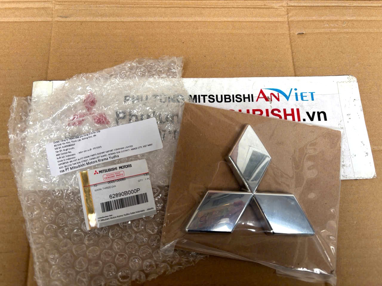 Logo trước, Biểu tượng lô gô trước xe Mitsubishi Destinator DST 62890B000P