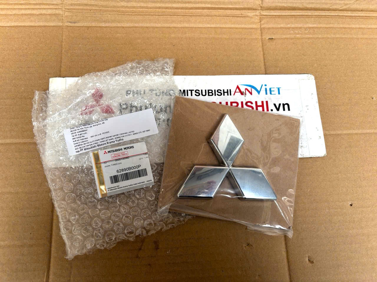 Logo trước, Biểu tượng lô gô trước xe Mitsubishi Destinator DST 62890B000P