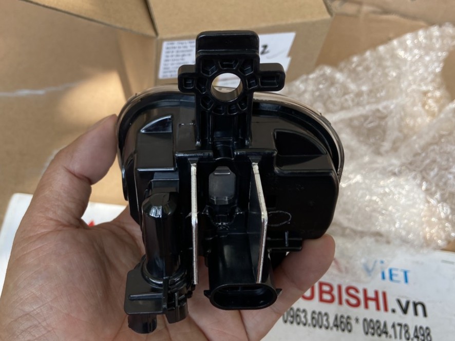 Đèn gầm, Đèn sương mù xe Mitsubishi Destinator DST 26155C000P 26150C000P