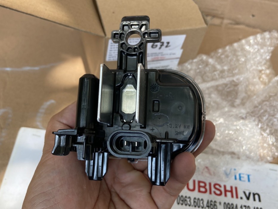 Đèn gầm, Đèn sương mù xe Mitsubishi Destinator DST 26155C000P 26150C000P