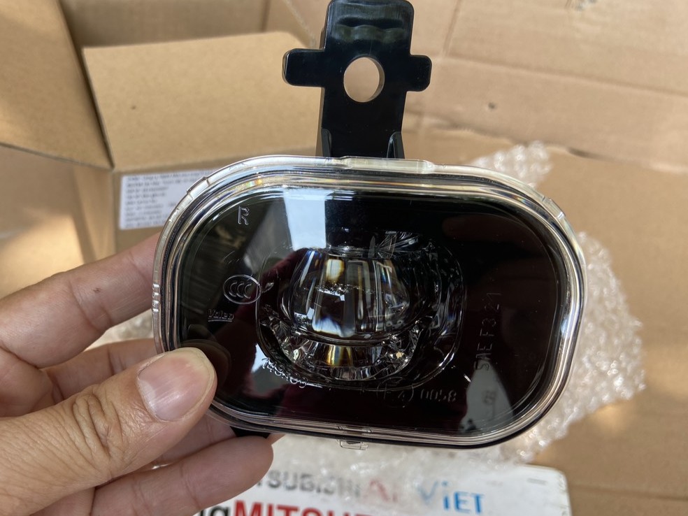 Đèn gầm, Đèn sương mù xe Mitsubishi Destinator DST 26155C000P 26150C000P