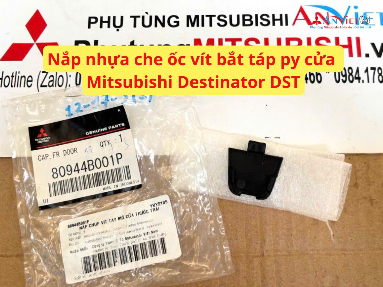 Nắp nhựa che ốc vít bắt táp py cửa Mitsubishi Destinator DST 80944B001P
