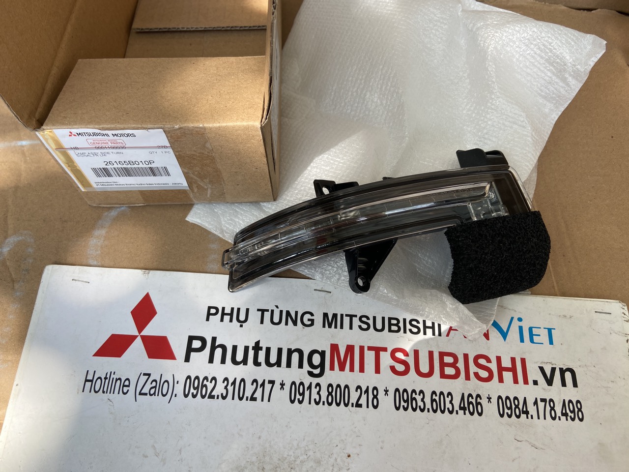 Xi nhan gương xe Mitsubishi Destinator DST