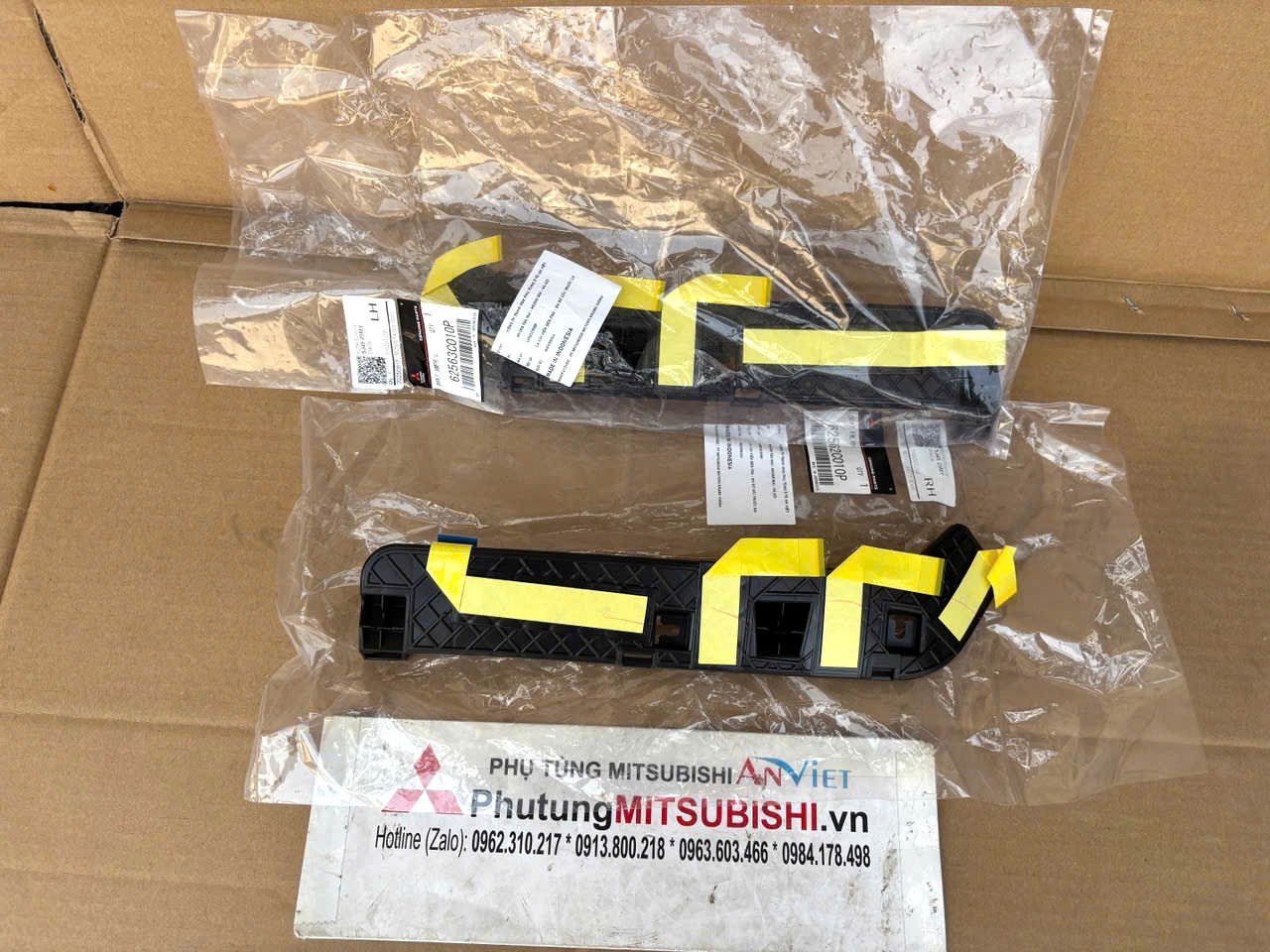 Cá cài viền đèn pha cản trước, ba đờ sốc trước Mitsubishi Destinator DST 62562C010P 62563C010P