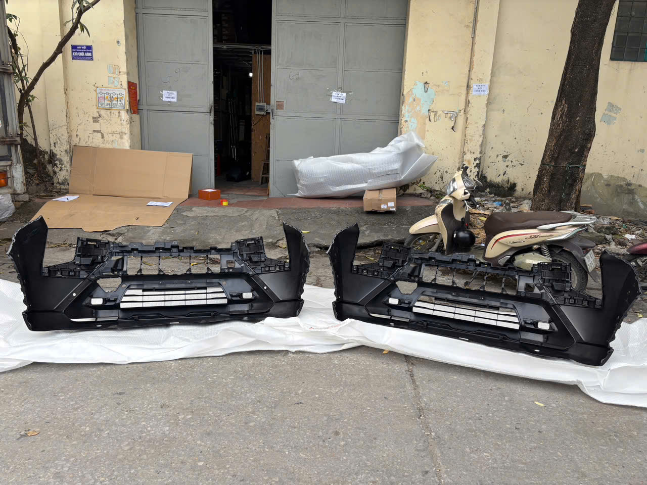 Phụ t&ugrave;ng Mitsubishi Destinator DST tại H&agrave; Nội