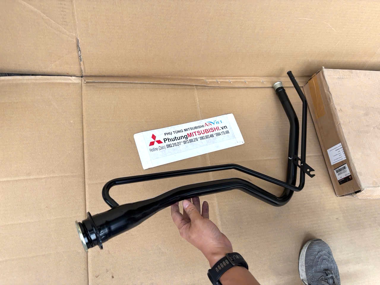 Cổ đổ xăng sắt, ống đổ nhiên liệu Mitsubishi Destinator DST 17221C000P