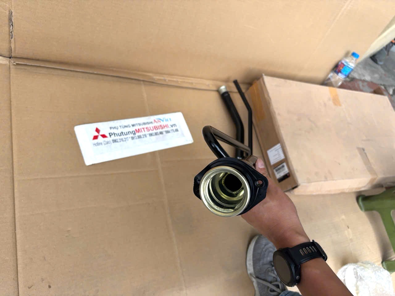 Cổ đổ xăng sắt, ống đổ nhiên liệu Mitsubishi Destinator DST 17221C000P