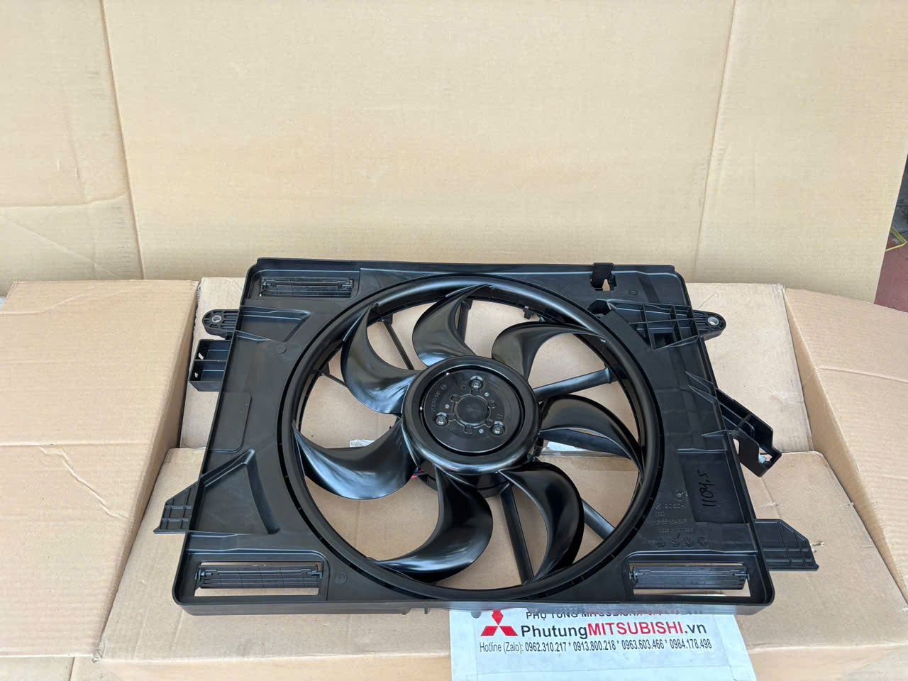 Cụm lồng quạt làm mát két nước Mitsubishi Destinator DST (gồm cánh quạt, mô tơ) 21580W230P