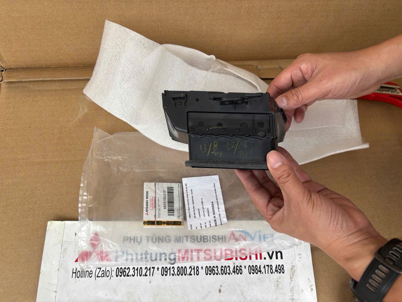 Cửa gió điều hòa táp lô Mitsubishi XForce 66551B031P 66550B031P